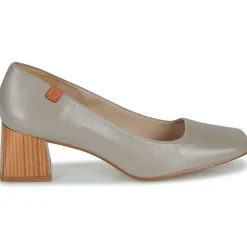 Betty London CLAUDIE