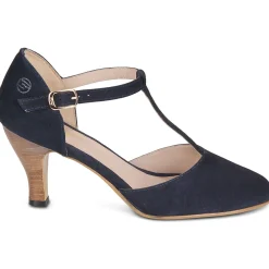Betty London ESTELLE