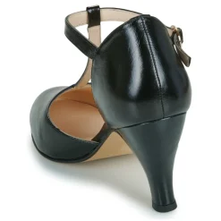 Betty London ESTELLE