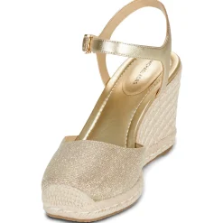 MICHAEL Michael Kors KENZIE WEDGE