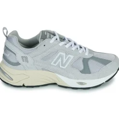 New Balance 878