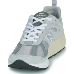 New Balance 878
