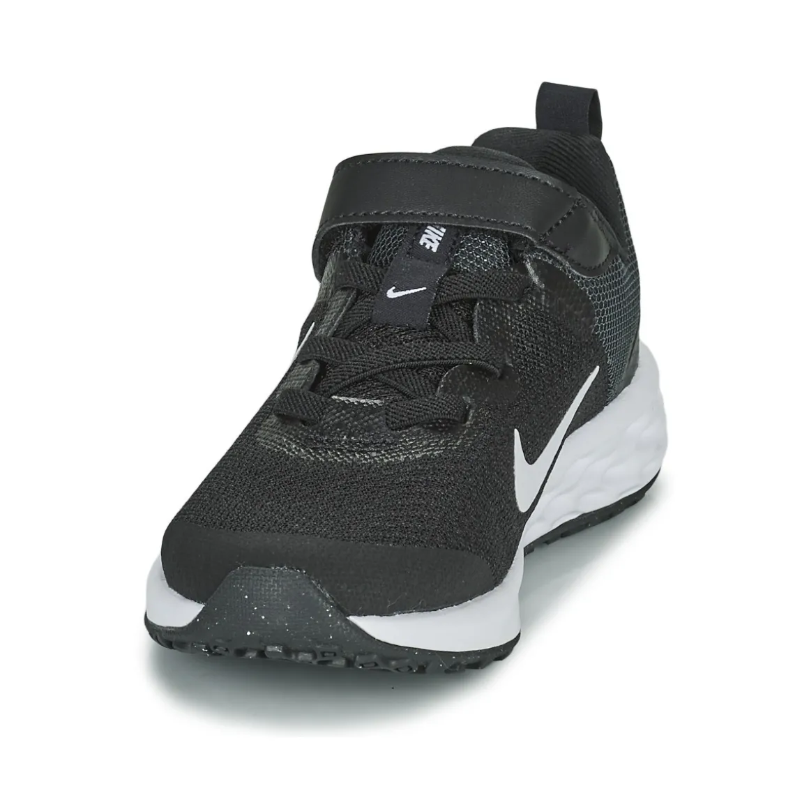 Nike Revolution 6