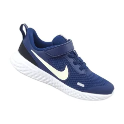 Nike REVOLUTION 5