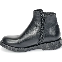 Young Elegant People IVONNE